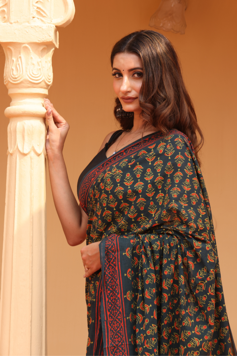 Refreshing Green Cotton Saree – Lightweight, Breathable & Timelessly Elegant - Image 3