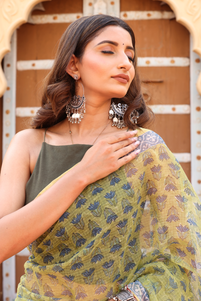 Elegant Olive Green Kota Doria Saree – Lightweight, Sheer & Timelessly Graceful - Image 3