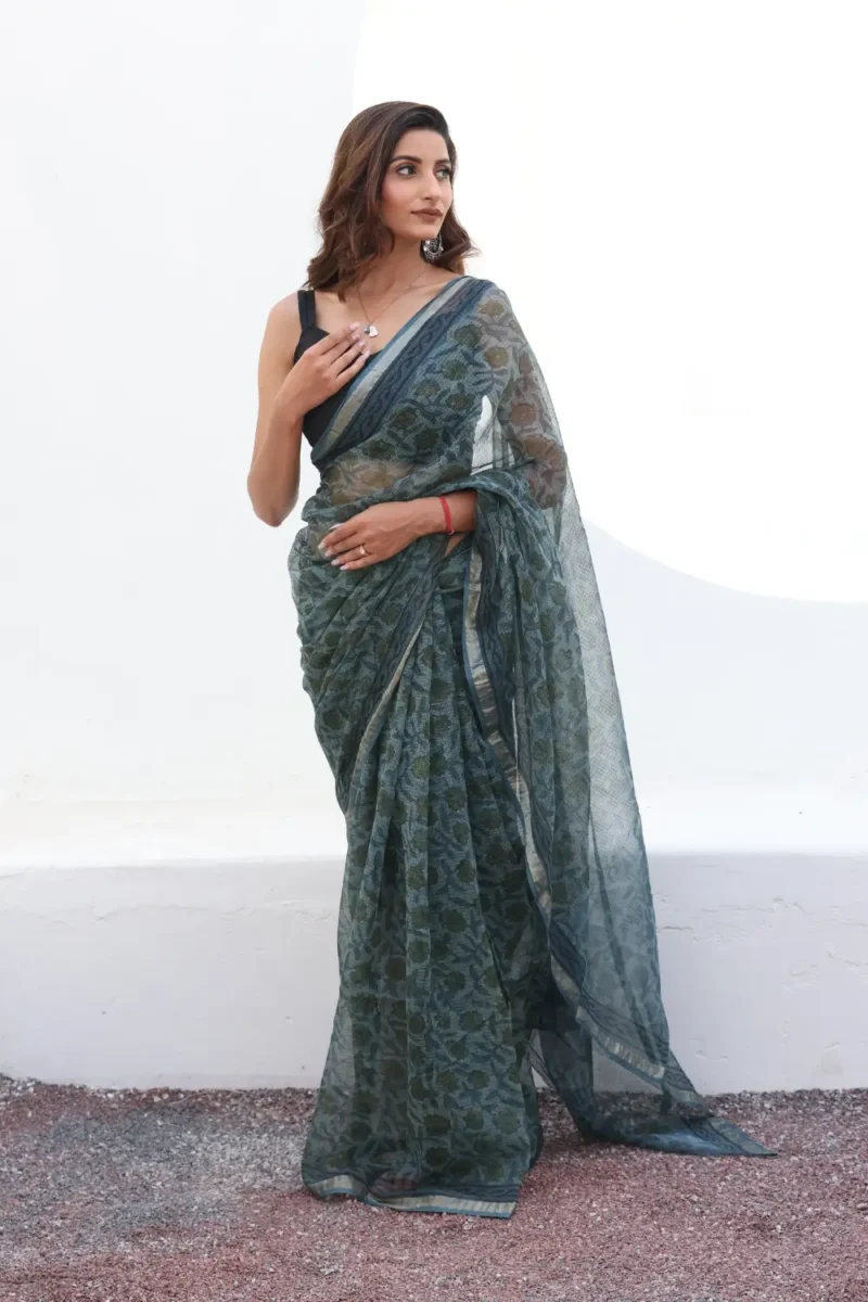 Vibrant Emerald Green Kota Doria Saree – Light, Airy & Effortlessly Elegant - Image 10