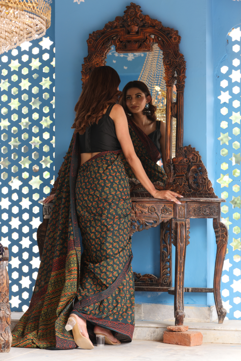 Refreshing Green Cotton Saree – Lightweight, Breathable & Timelessly Elegant - Image 5