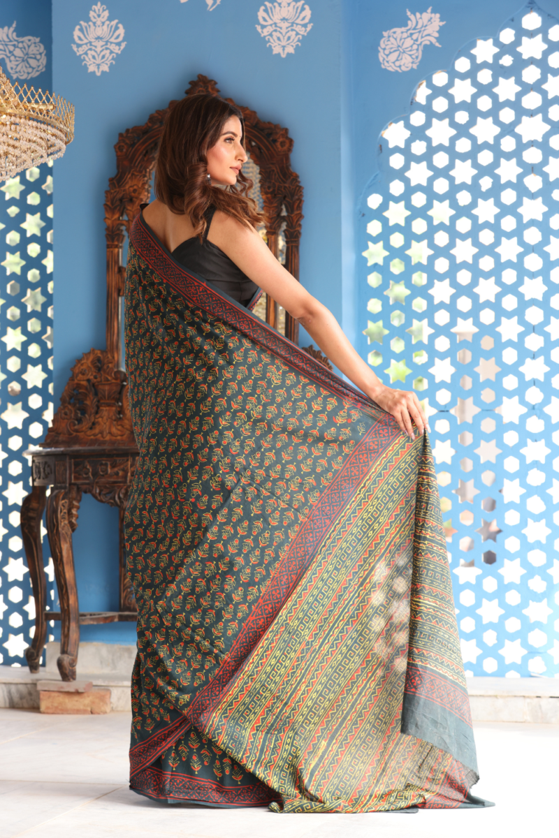 Refreshing Green Cotton Saree – Lightweight, Breathable & Timelessly Elegant - Image 6