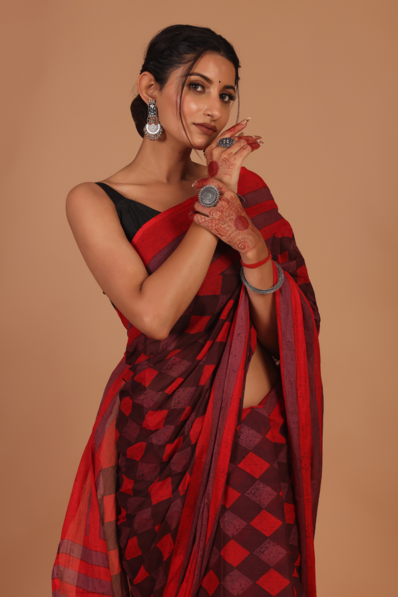 Bold Red & Black Saree – Classic Contrast with Elegant Detailing - Image 2