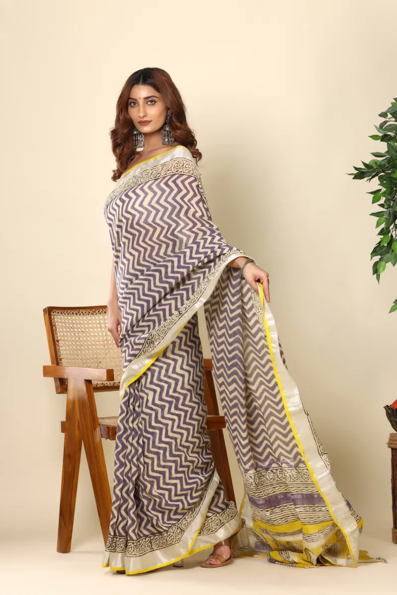 Zigzag Print Cotton Saree with Yellow Border - Image 3